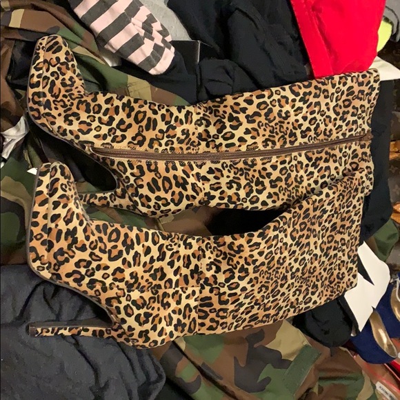 Cheetah Print heels - Picture 1 of 1